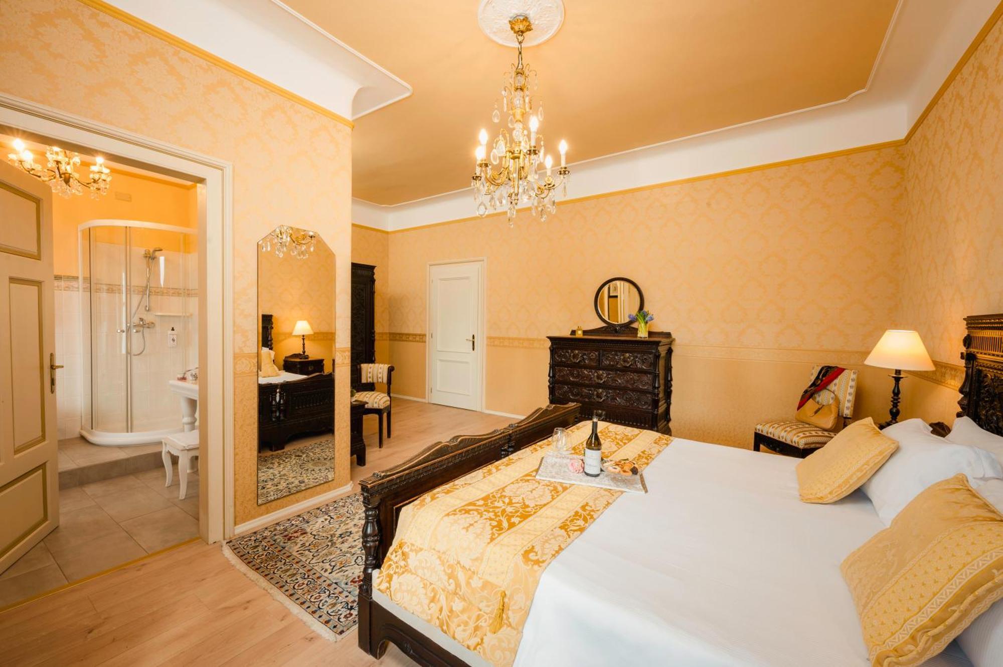 Castello Di Spessa - Residenze D'Epoca Hotel Capriva del Friuli Luaran gambar