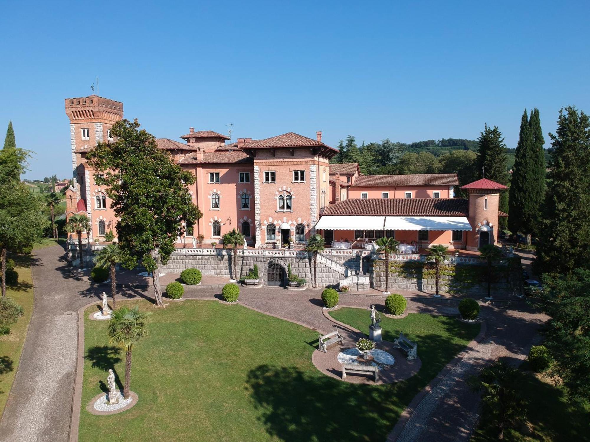 Castello Di Spessa - Residenze D'Epoca Hotel Capriva del Friuli Luaran gambar