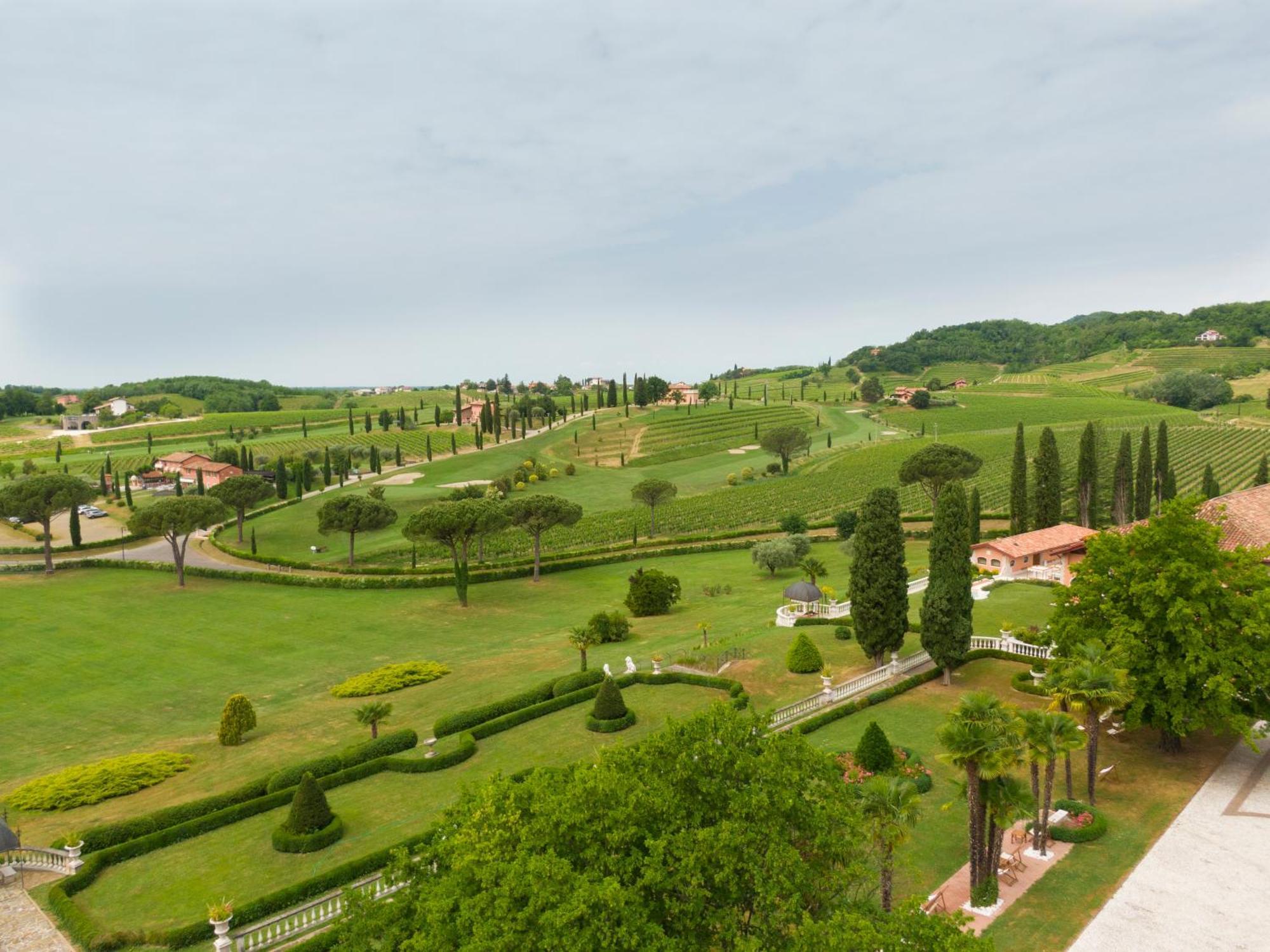 Castello Di Spessa - Residenze D'Epoca Hotel Capriva del Friuli Luaran gambar